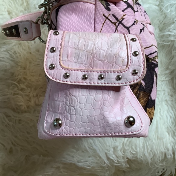 EUC mossy Oak Camo Pink carry concealed purse studs bling - Picture 9 of 17